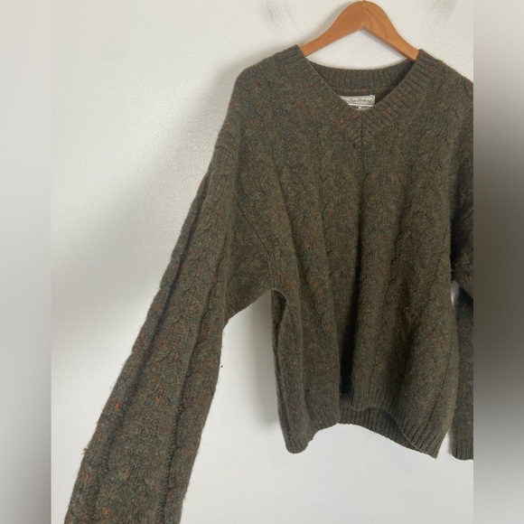 Authentic Gap Clothing Men's Wool Sweater Size L Cable Knit V-Neck Fisherman Y2K - Picture 3 of 9